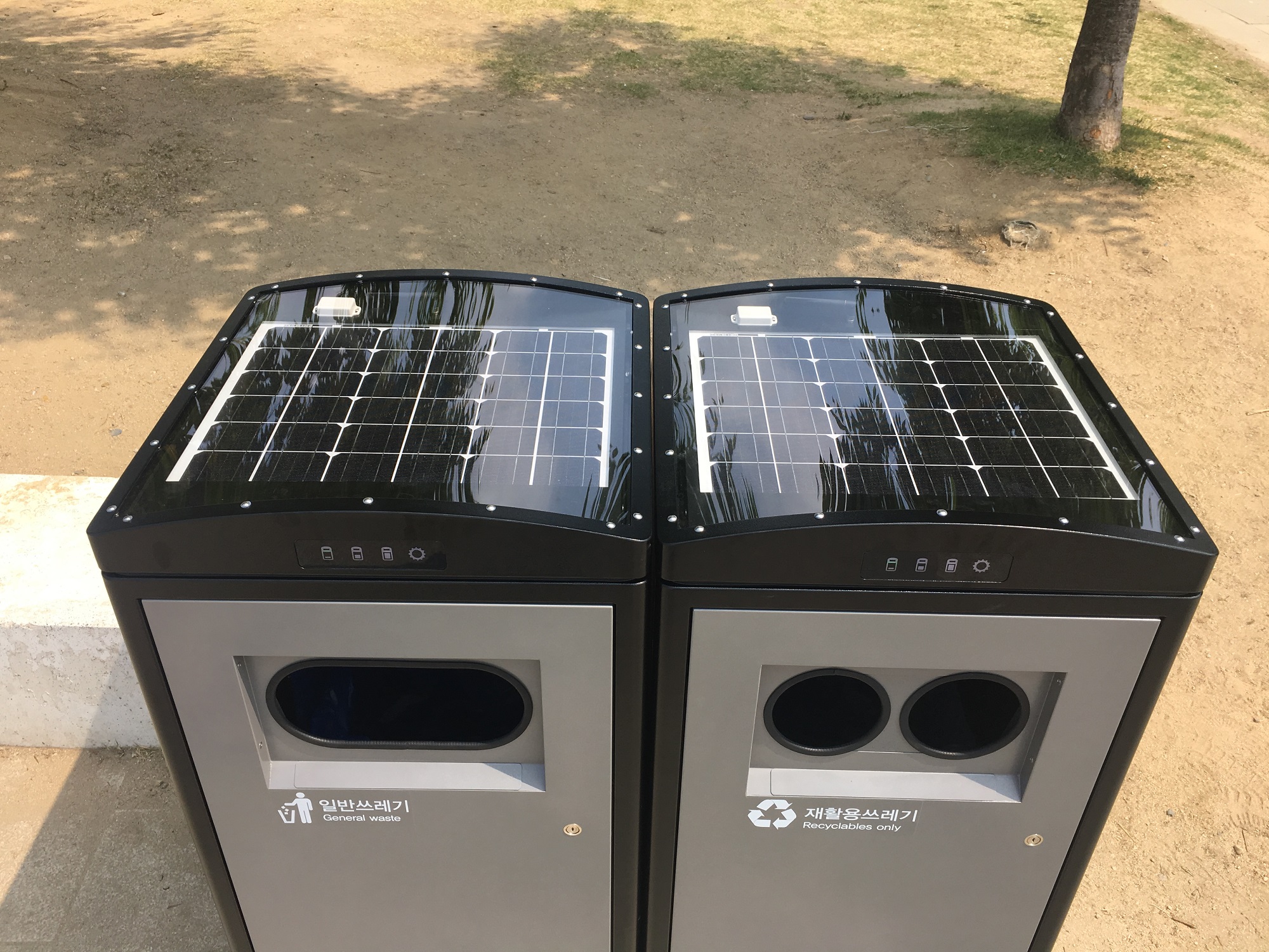 Solar-powered garbage compacting bins in Seoul Zoo